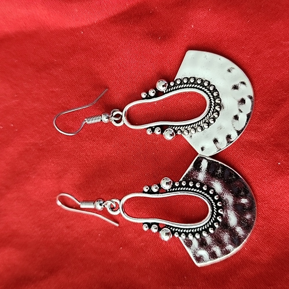 Hammered Silver Dangling Earrings NWOT